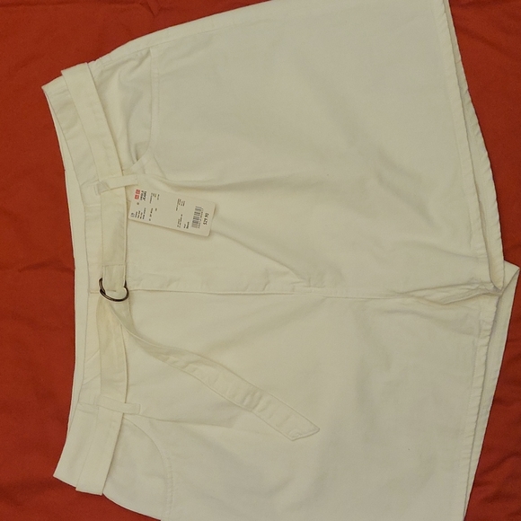 Uniqlo Pants - NWT Uniqlo jean shorts size 36